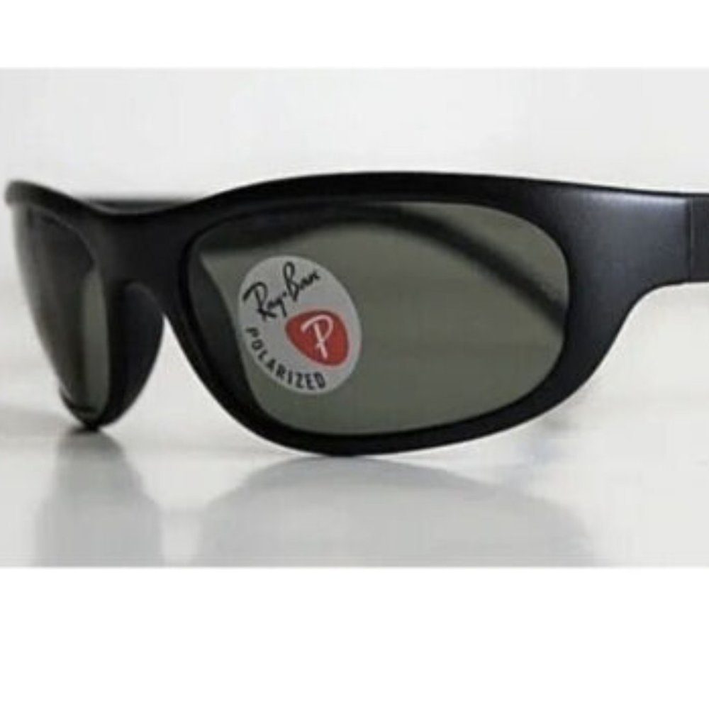 Ray Ban Predator RB4033 Black Mate Frame Green Polarized Lens Sunglasses New